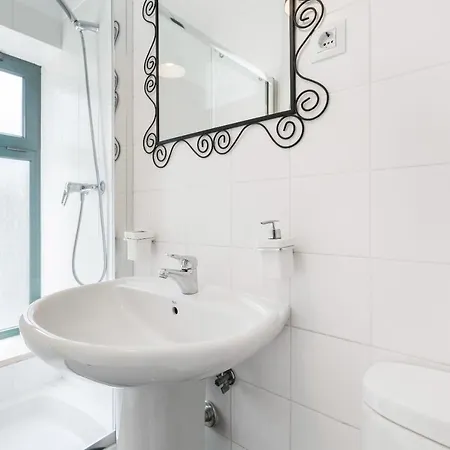 Stunning And Spacious Lofts Just By Graca And Alfama